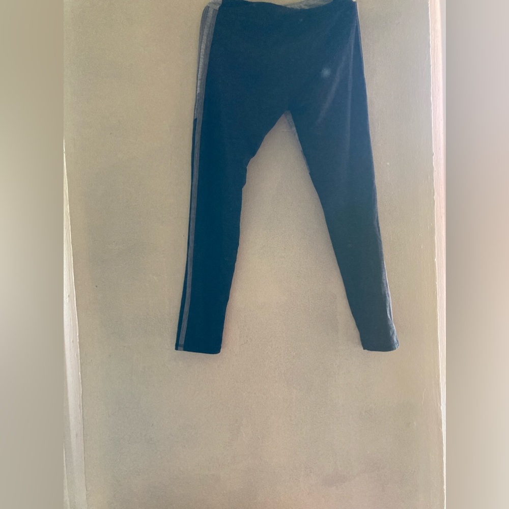ADIDAS LEGGINGS.